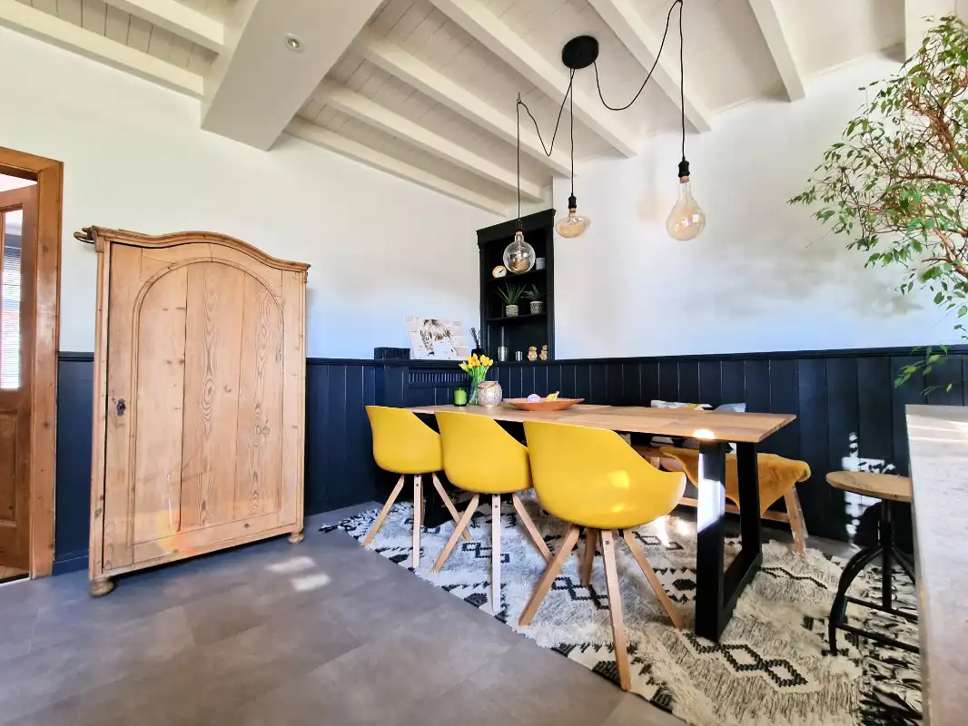 Handelspand met uitzonderlijke visibiliteit & ruim appartement – Toplocatie foto 10