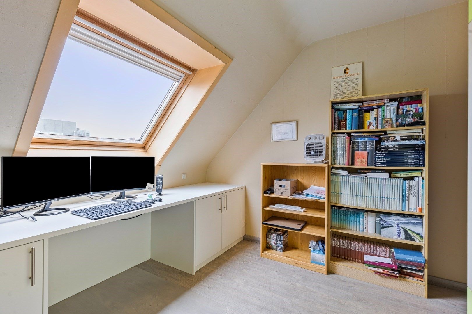 Mooi 2-slaapkamerappartement met garage in het centrum van Deerlijk! foto 17