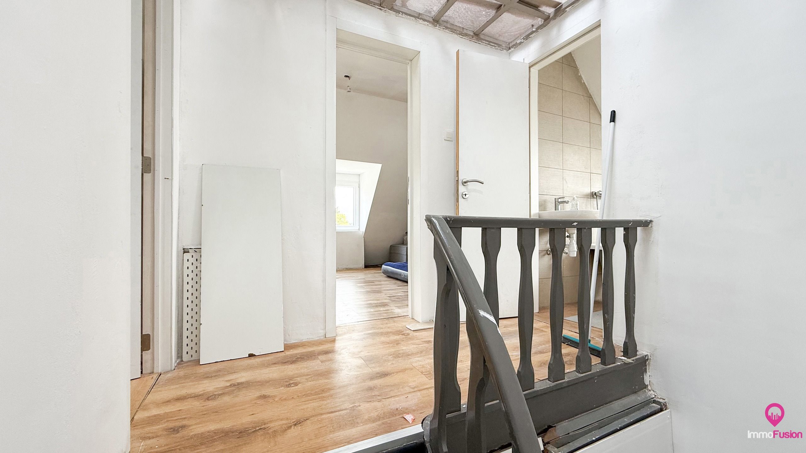 Woning met handelsruimte en 203 m² woonopp. te Houthalen! foto 24