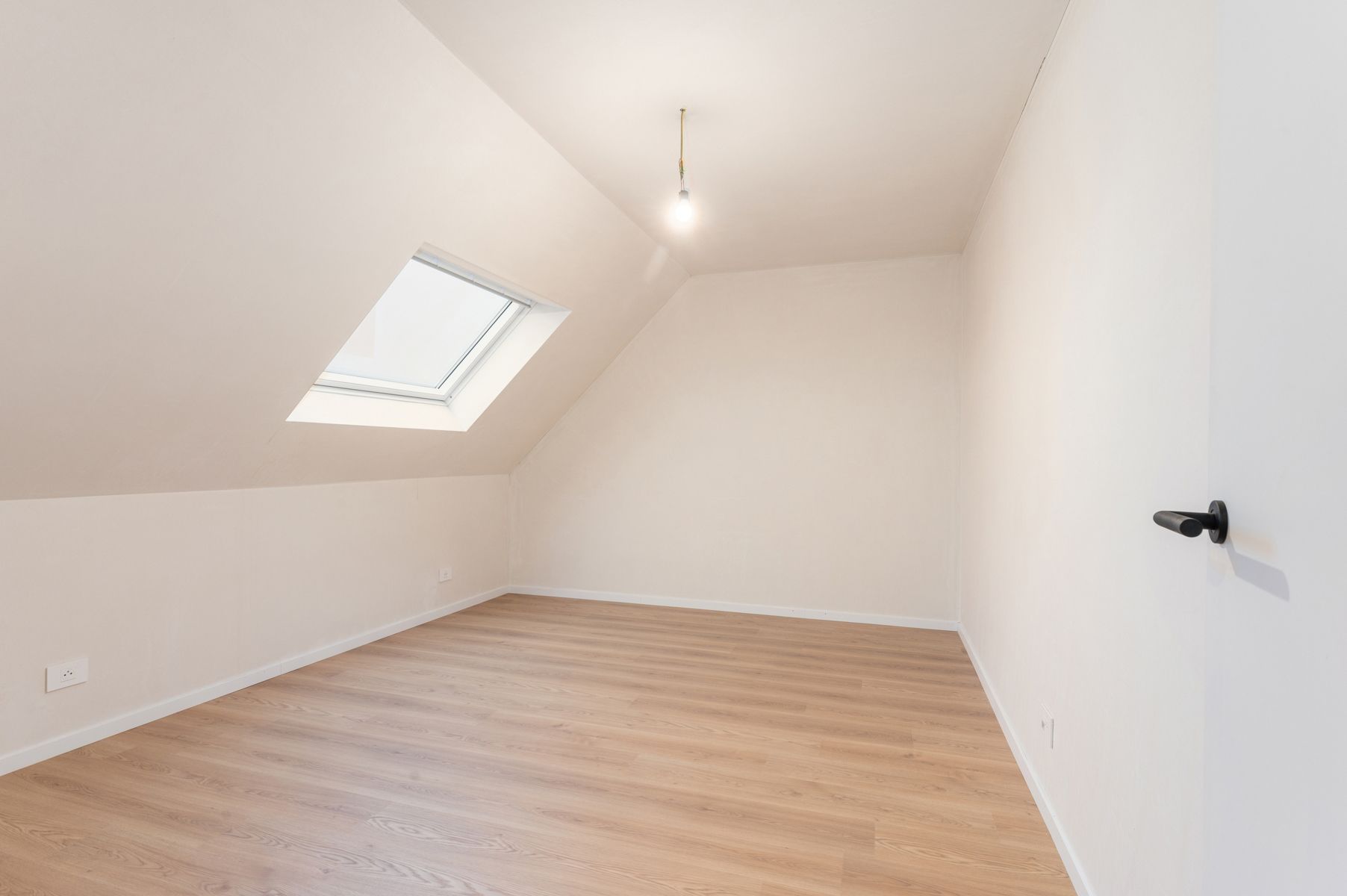 Halfopen nieuwbouwwoning foto 9