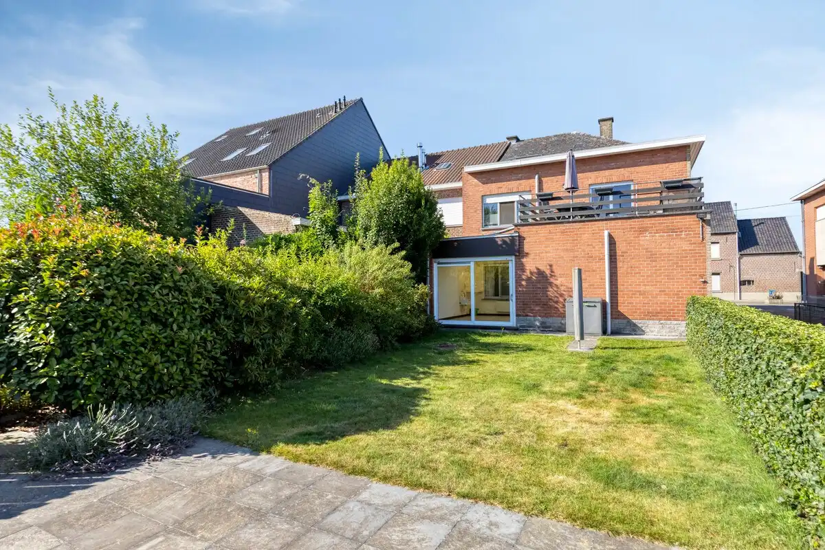Gelijkvloers appartement met 2 slaapkamers, terras en tuin foto 3
