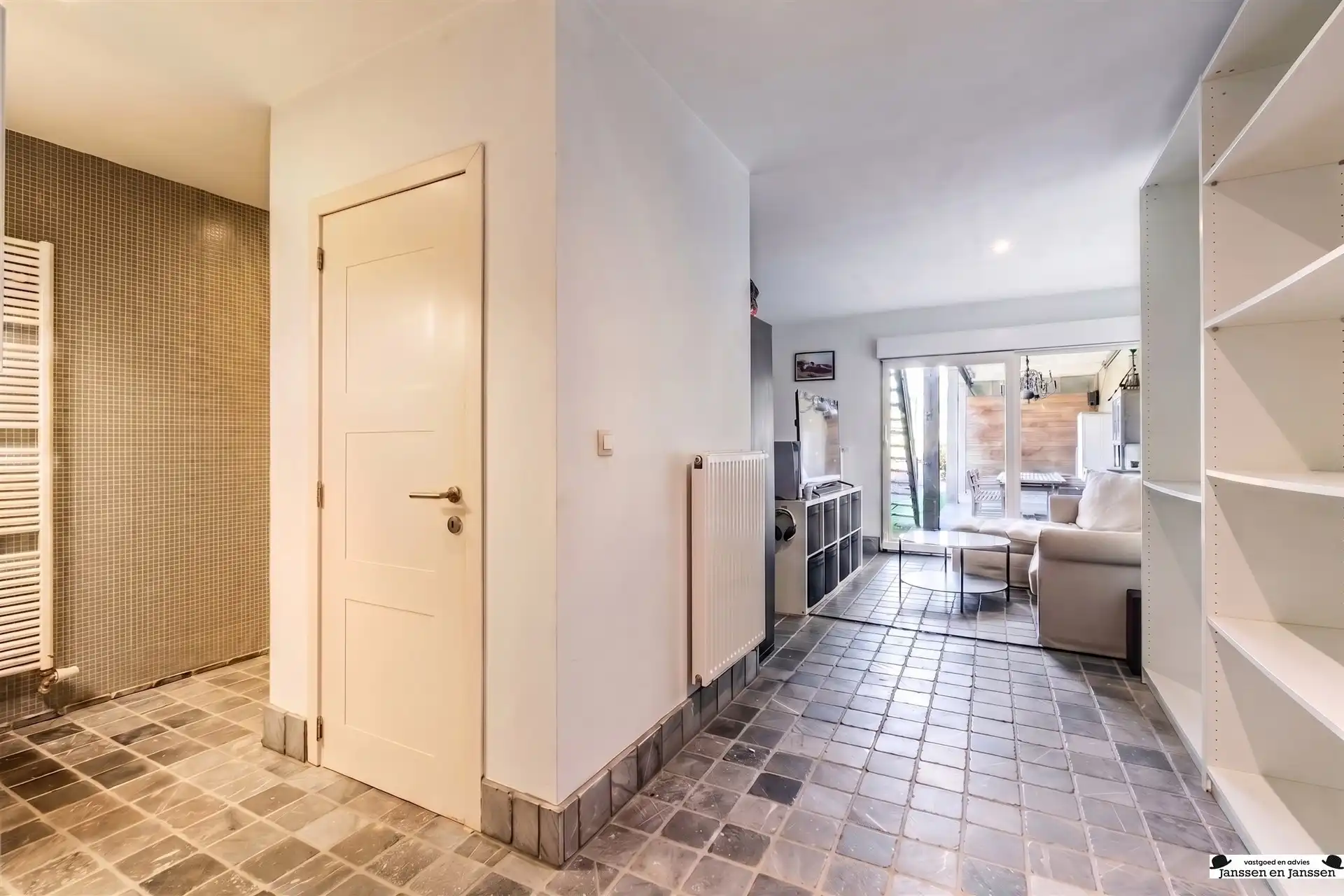 Ruime en instapklare gezinswoning met 4 slaapkamers, garage en tuin foto 20