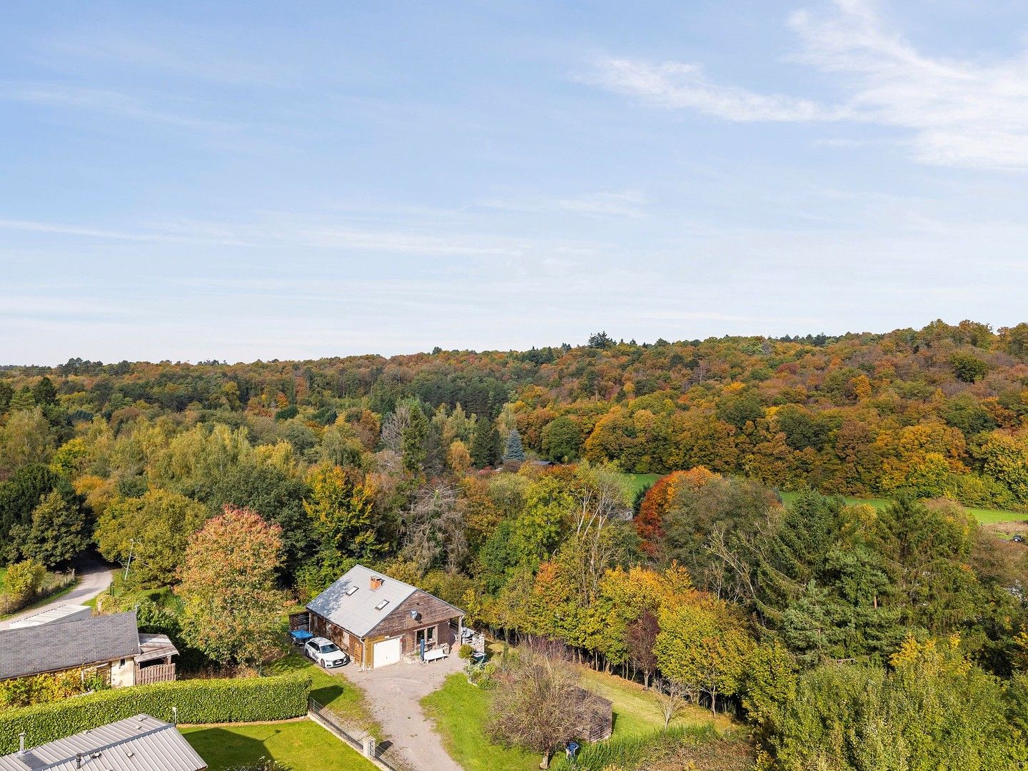 Gezellige chalet met 3 kamers in het vakantiedomein "Le Caillou d'Eau" te Pétigny Couvin met zicht op het riviertje l'Eau Noire - Chalet confortable de 3 chambres dans le domaine de vacances « Le Caillou d'Eau » à Pétigny Couvin avec vue sur la rivière l'Eau Noire foto 3