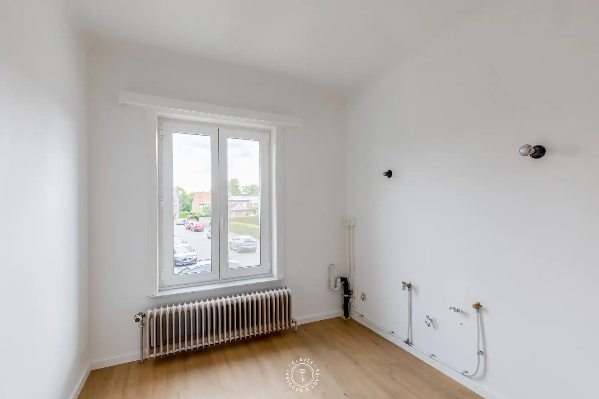 Instapklare gezinswoning met garage en tuin foto 9