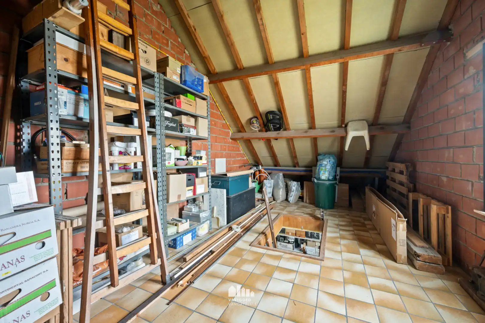 Instapklare villa met zonnige tuin op topligging in rustige wijk te Ieper    foto 29