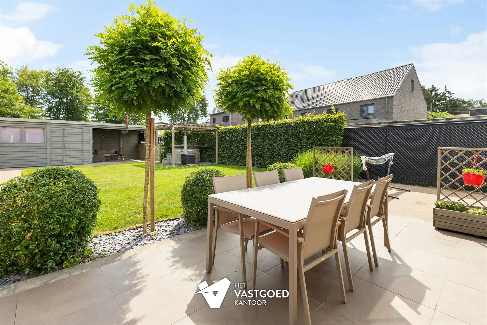 UITERST KNAP AFGEWERKTE WONING MET 3 SLAAPKAMERS RUSTIG GELEGEN OP EEN PERCEEL VAN 4A30CA TE KWAADMECHELEN foto 2