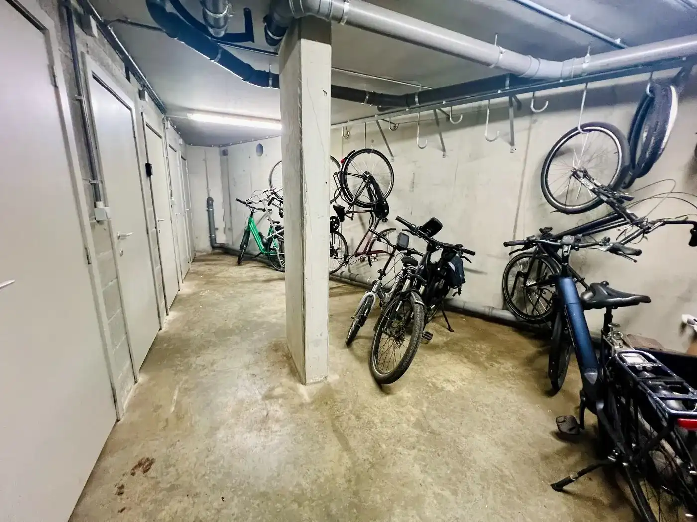 Charmant 1-slaapkamerapp. met terras en parking foto 12