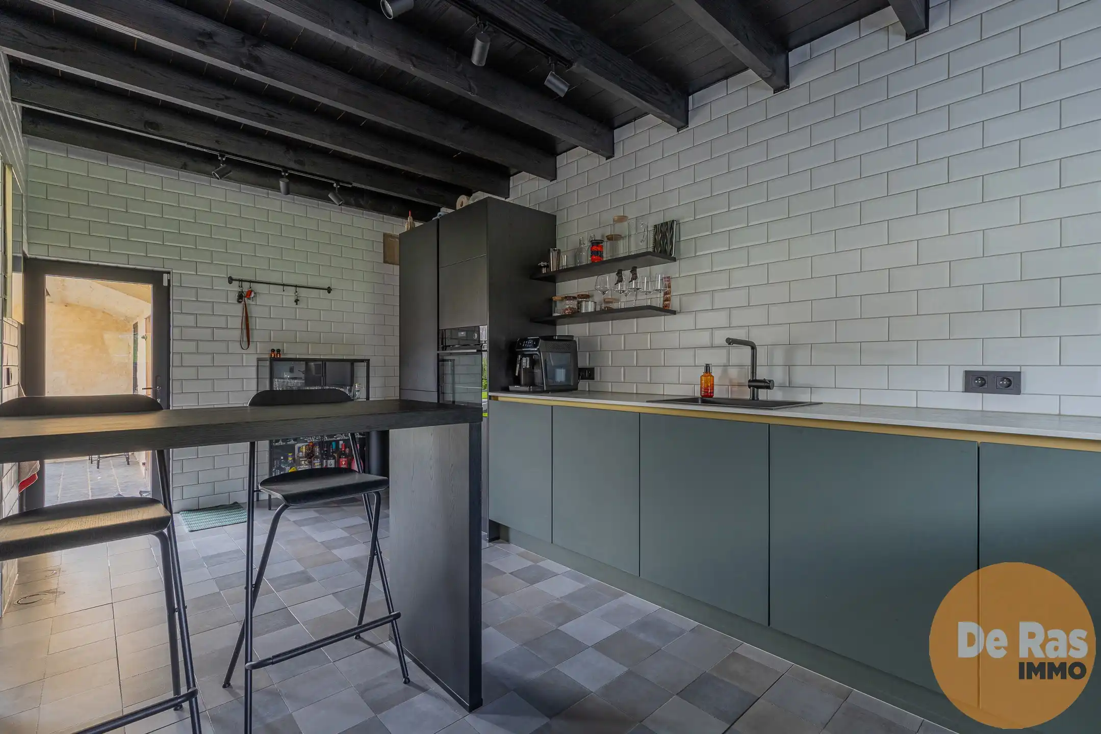 BURST-Mooi gerenoveerde hoeve op rustige locatie met carport foto 12