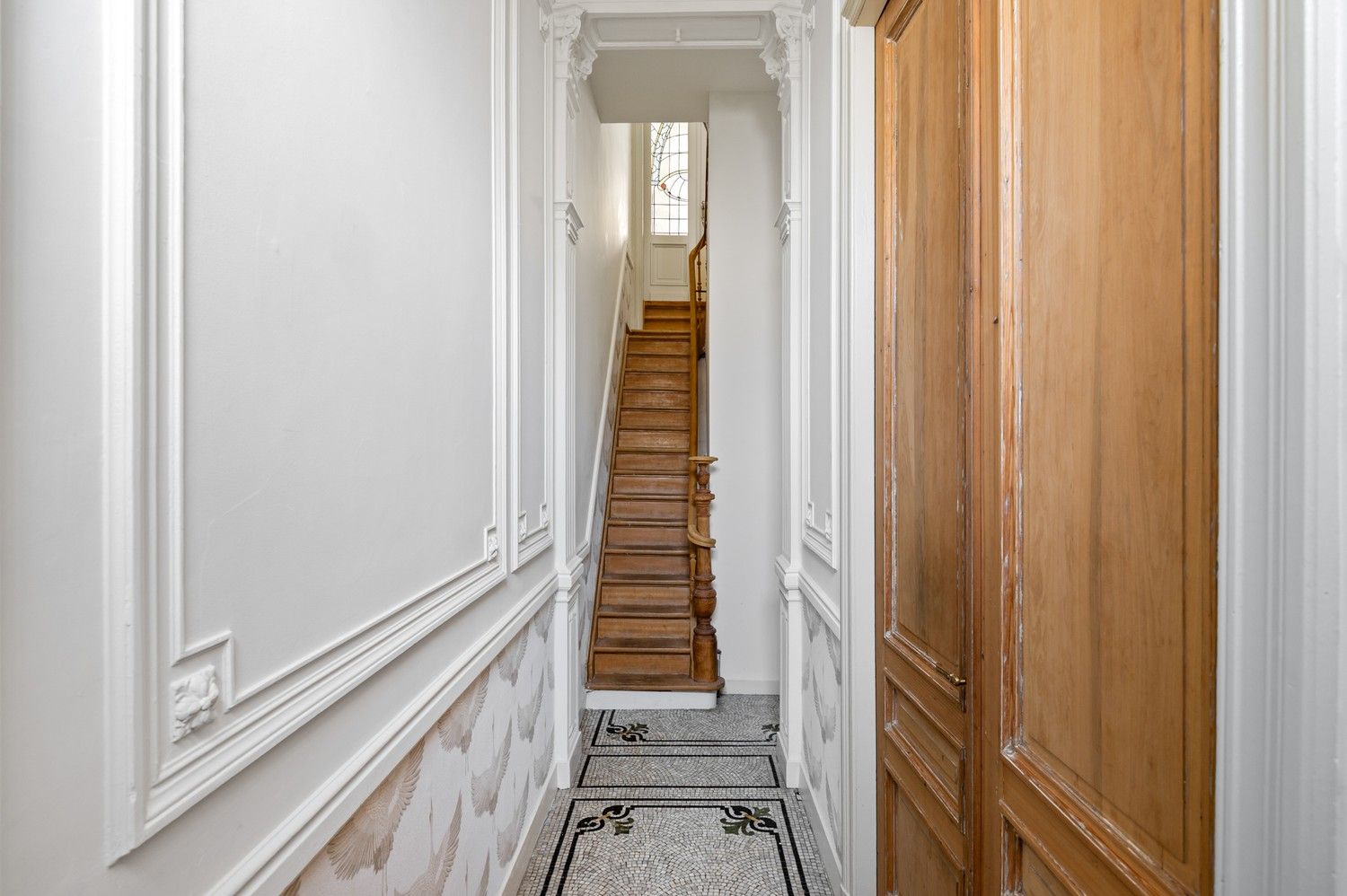 Prachtig herenhuis met 4 slaapkamers en tuin in Wijnegem! foto 4