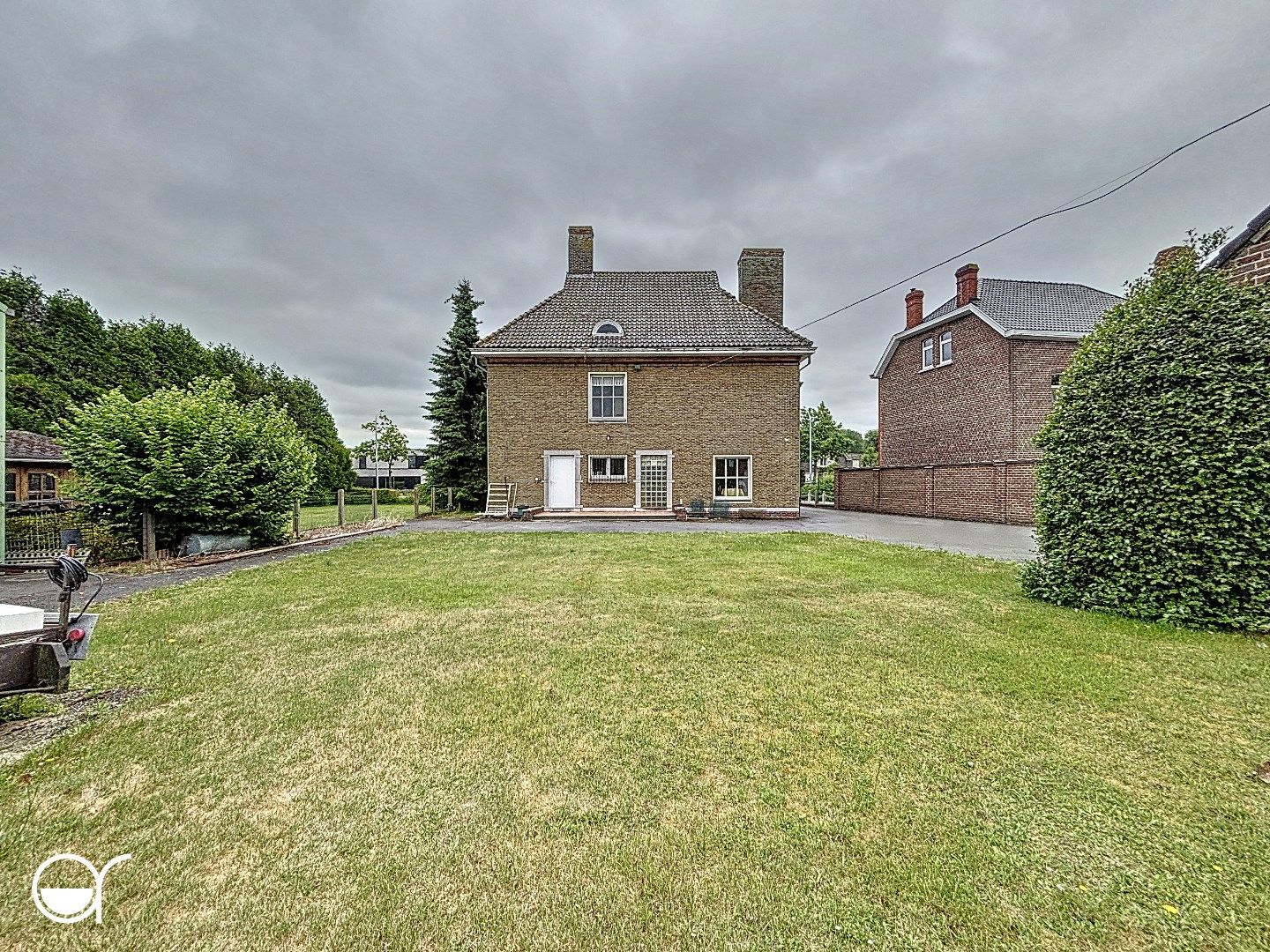 Te renoveren woning met dubbele garage te Nazareth foto 2