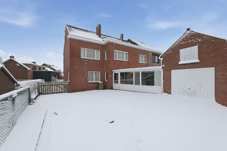 KNUSSE GEZINSWONING MET 4 SLKS EN EEN GARAGE IN BOEKHOUT foto 39