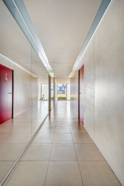 NABIJ HET SINT ANNAPLEIN, ENERGIEZUINIG APPARTEMENT MET TERRAS EN OVERDEKTE AUTOSTAANPLAATS foto 13