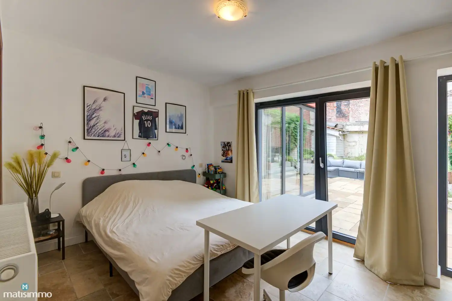 UNIEK 2-SLAAPKAMERAPPARTEMENT MET 2 ENSUITE BADKAMERS, KELDERBERGING EN RUIME BINNENKOER IN DE STADSKERN VAN TONGEREN foto 21