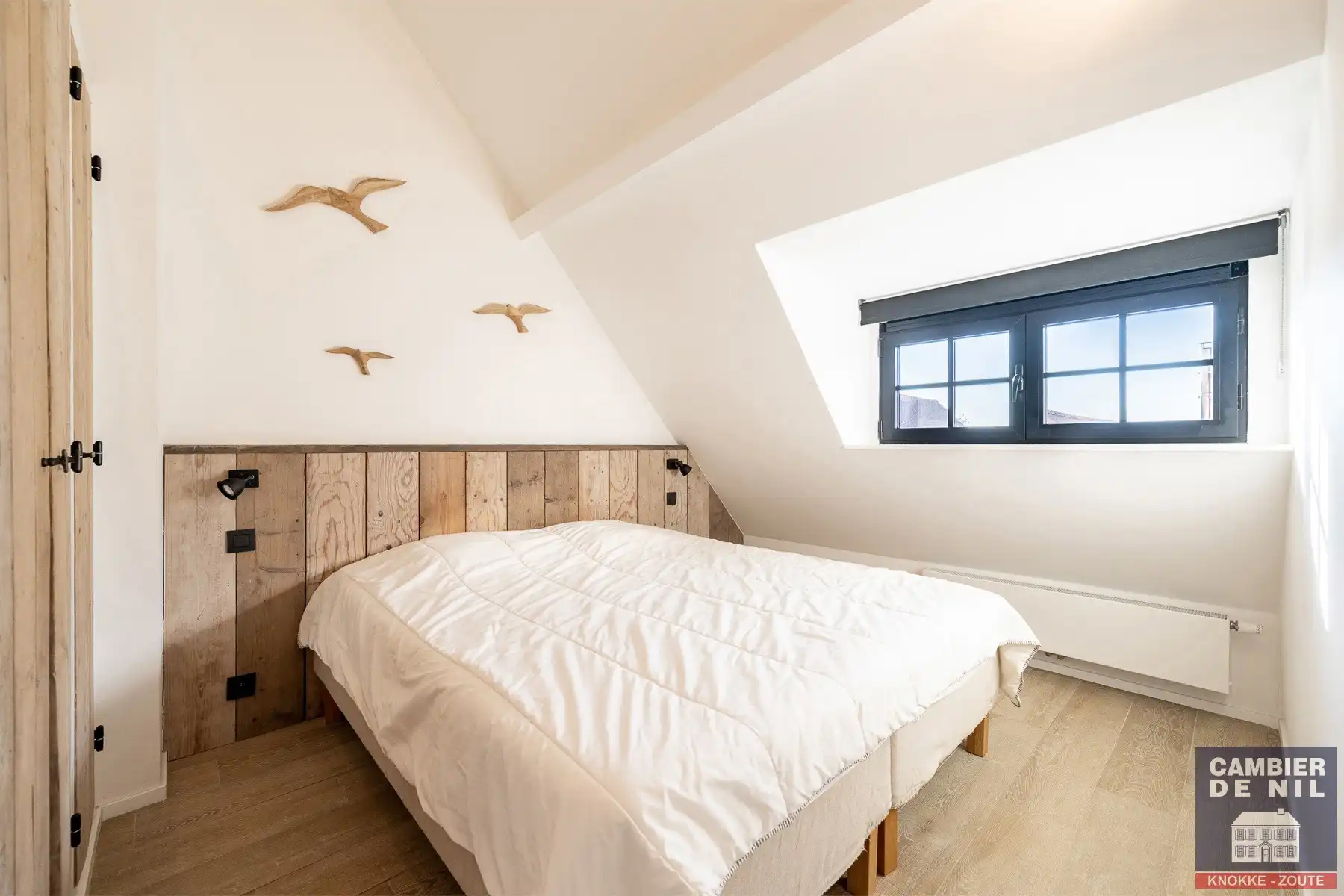 Instapklare, gemeubelde rijwoning met 5 slaapkamers en tuin – hartje Oud-Knokke foto 24