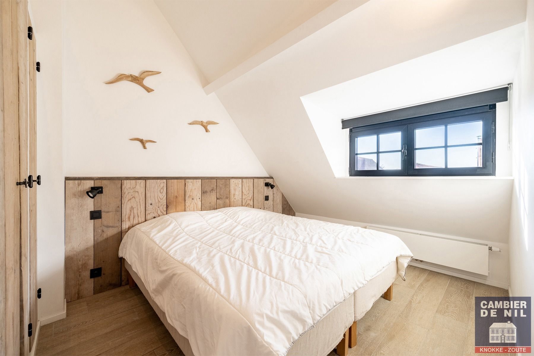 Instapklare, gemeubelde rijwoning met 5 slaapkamers en tuin – hartje Oud-Knokke foto 24