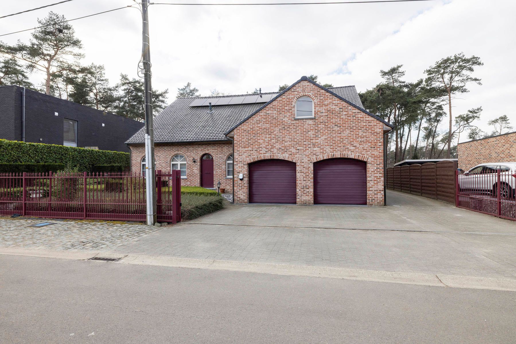 Villa met 4 slpk, bureau en dubbele garage op 1.726m2 foto 4
