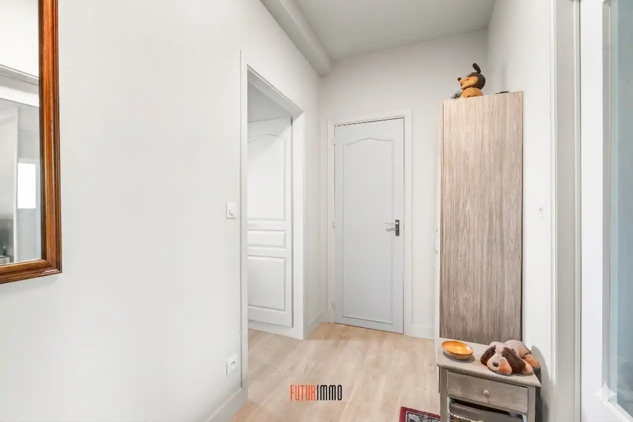 Ruim, lichtrijk & instapklaar appartement te Sint-Michiels foto 10
