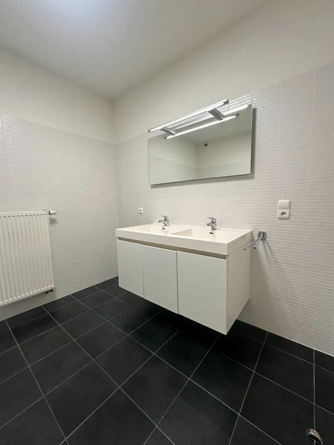 Instapklaar ruim appartement op centrale ligging! foto 8