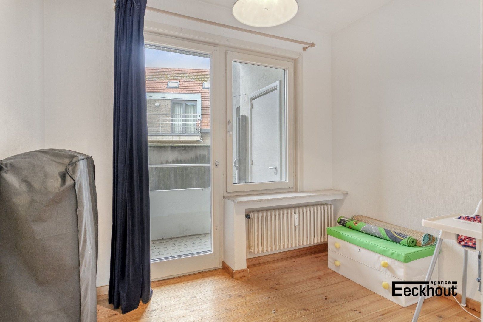 Ruim en lichtrijk appartement aan het gezellige 'Visserspleintje' in hartje Oostende foto 12