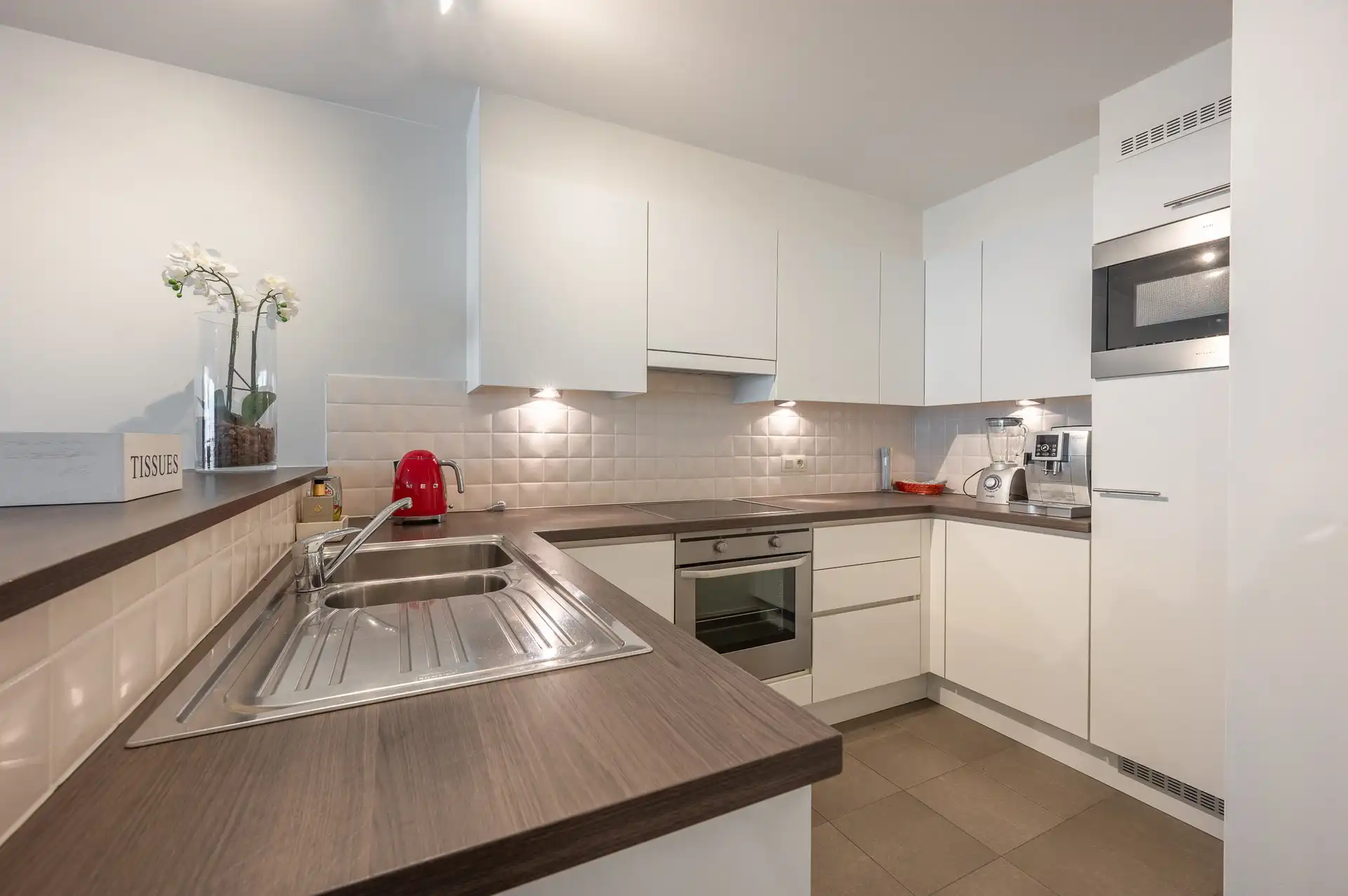 Lichtrijk appartement met 2 slaapkamers in een rustige zijstraat van de Zeedijk foto 7