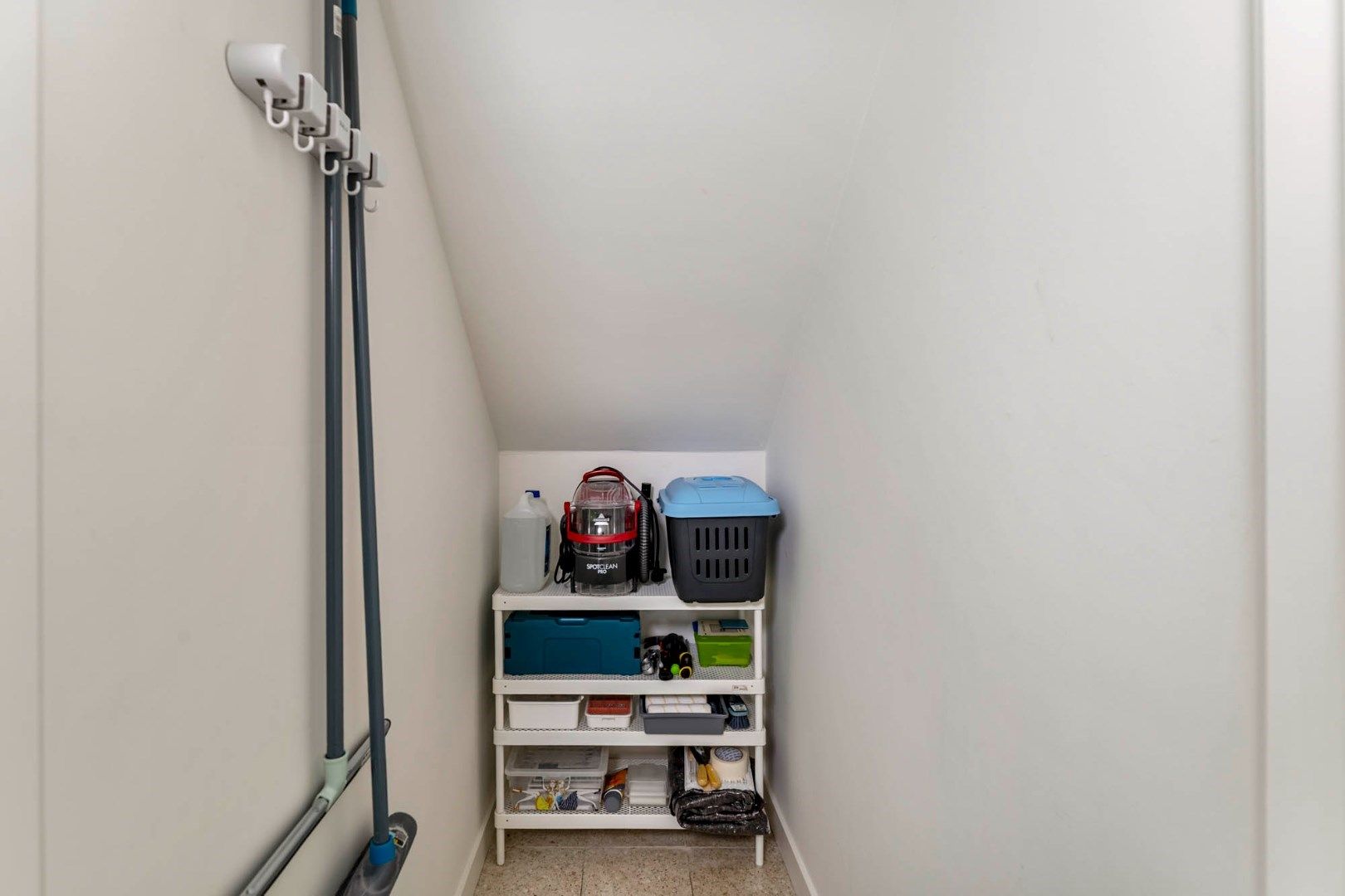 Knap afgewerkt 2-slaapkamer appartement met standplaats vlakbij het centrum foto 28