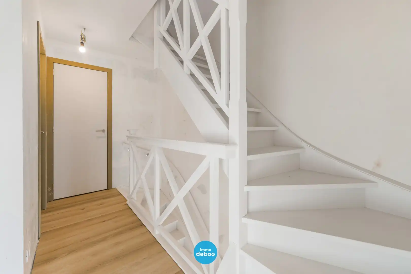 Recente woning met prachtig uitzicht & zuidgerichte tuin foto 16