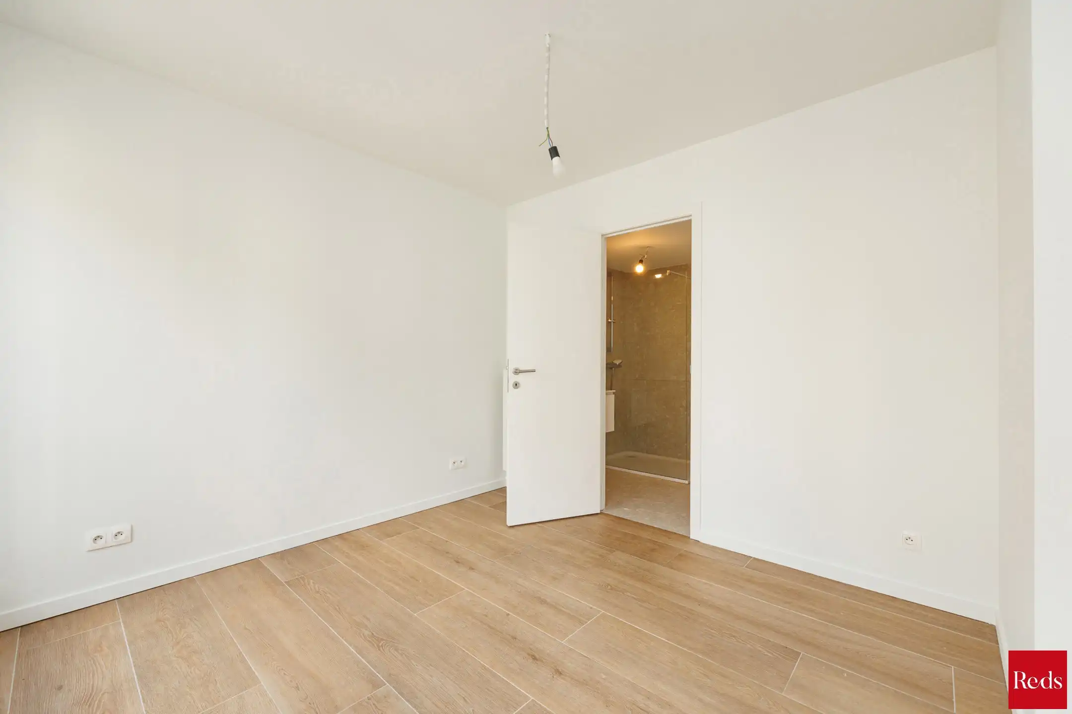 Instapklaar appartement met terras op top locatie foto 7