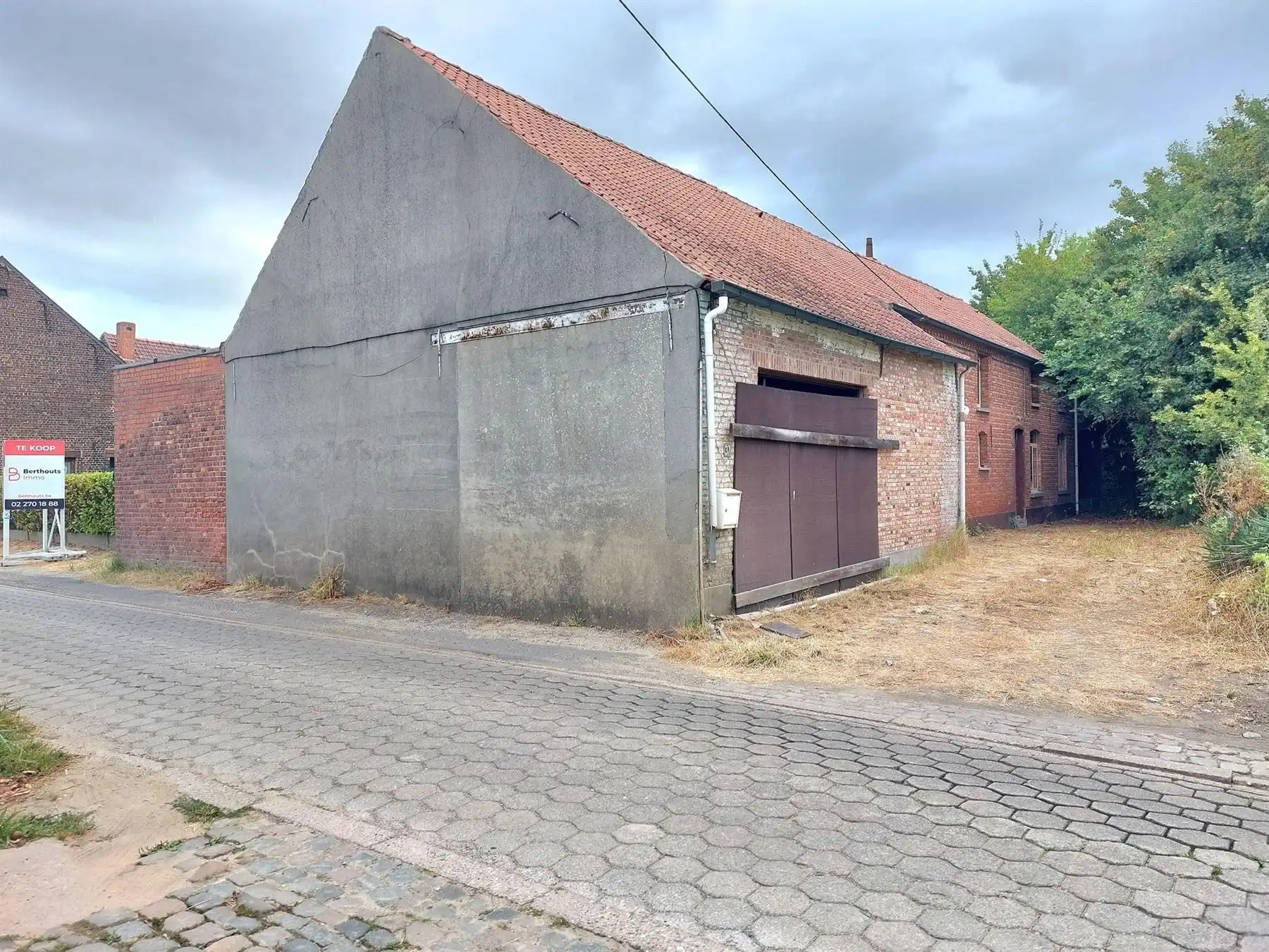 TE RENOVEREN HOEVE OP 8 ARE 78 CA foto 2