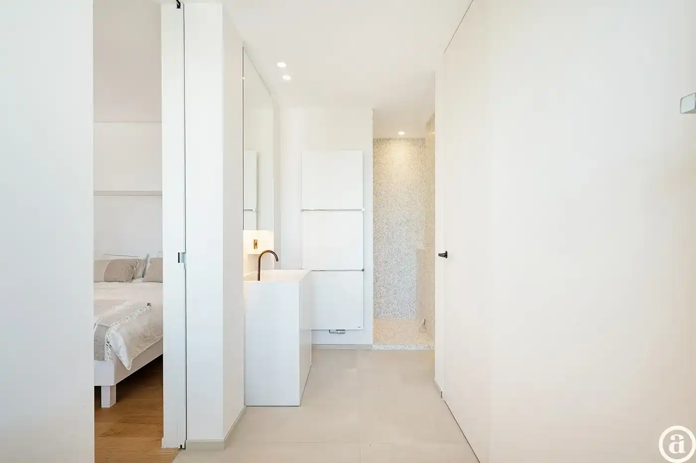 Luxueus appartement (4 slpk) met frontaal zicht op Zegemeer. foto 24