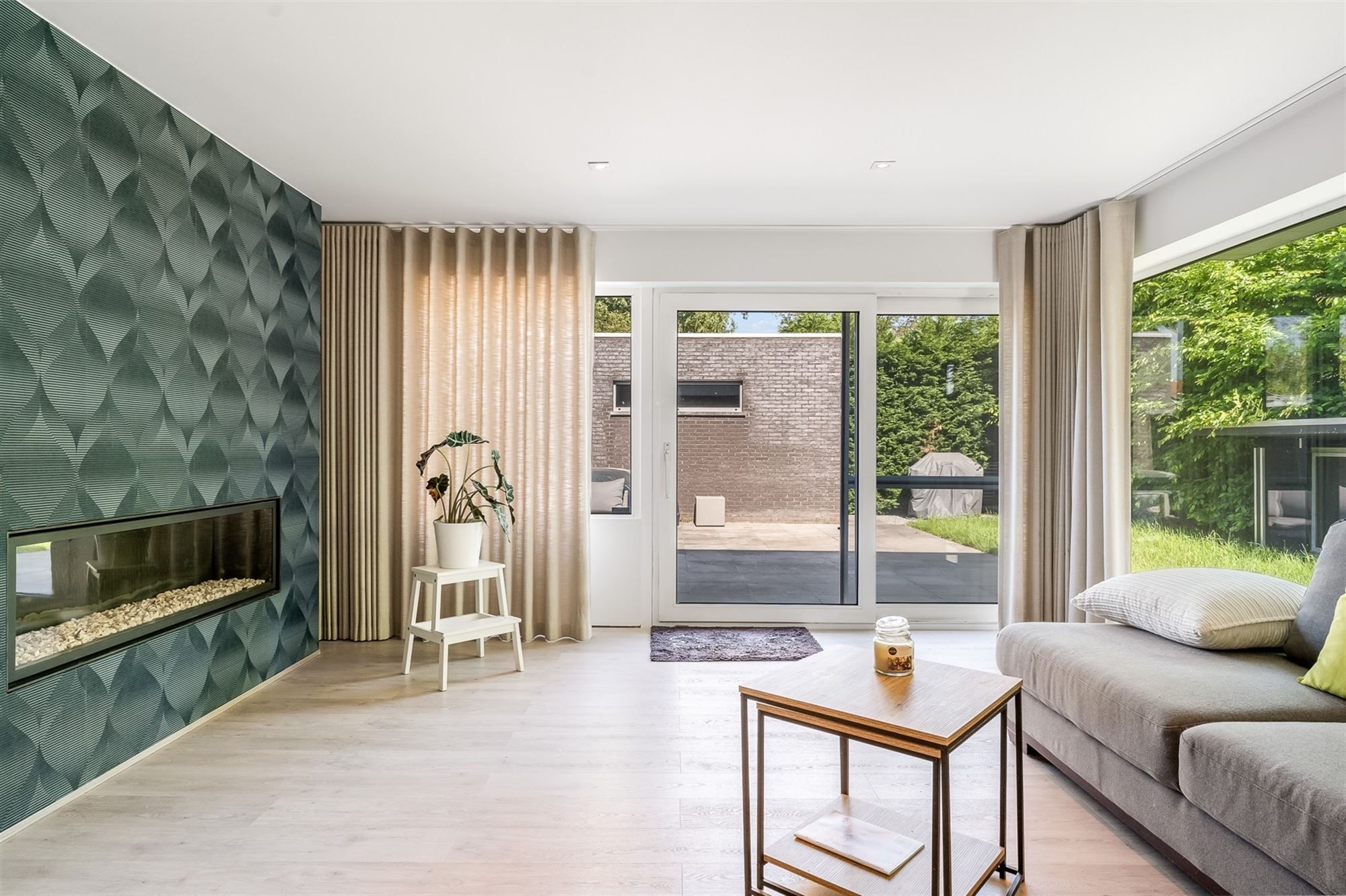 ZEER GOED GELEGEN, RUIME WONING  MET PRAKTIJKRUIMTE EN MOGELIJKHEID TOT 4 SLAAPKAMERS TE ZONHOVEN foto 4