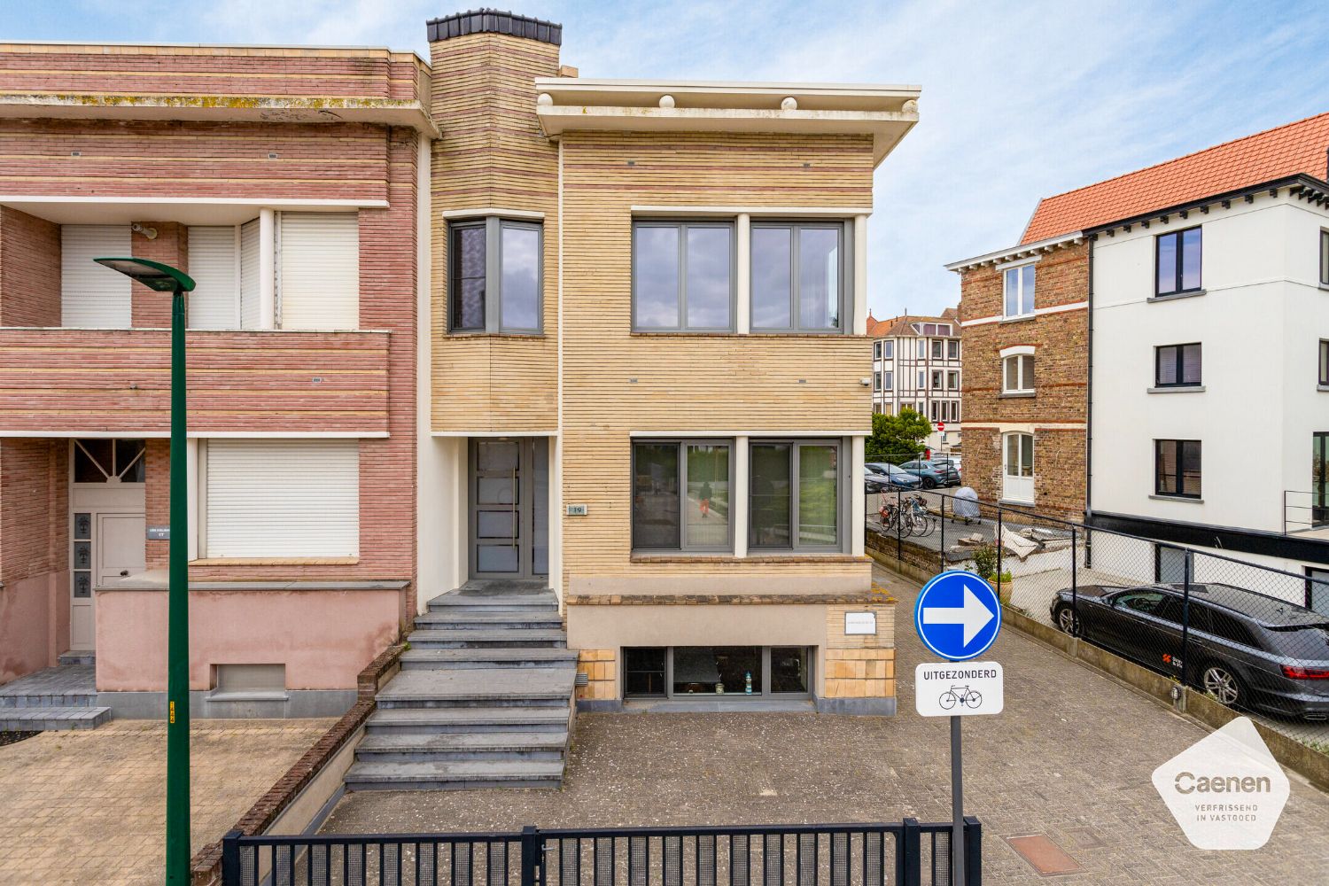 Woning bestaande uit drie entiteiten met parking op wandelafstand van zee. foto 11