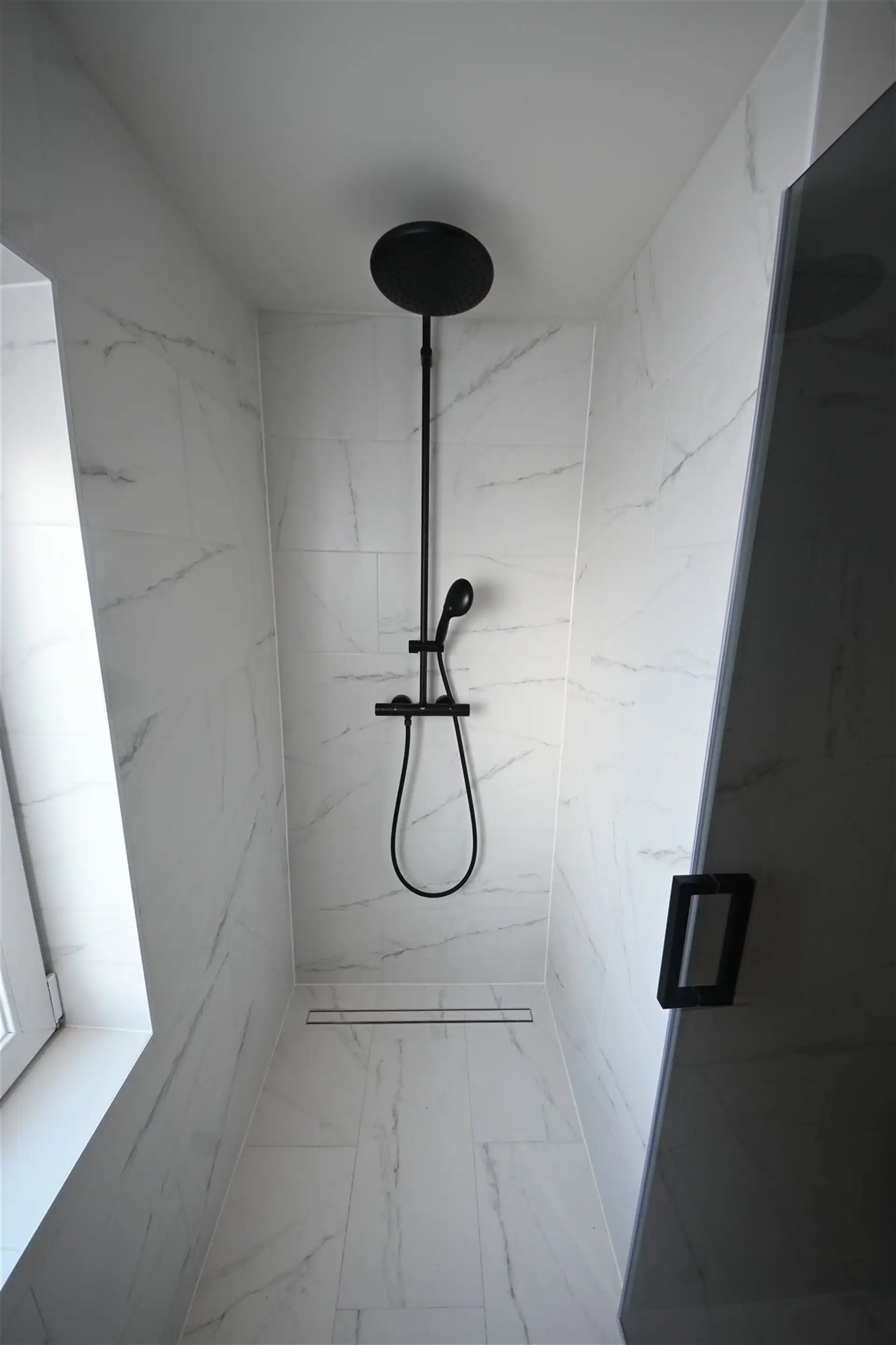 Gerenoveerd duplex appartement met 3 slaapkamers foto 8