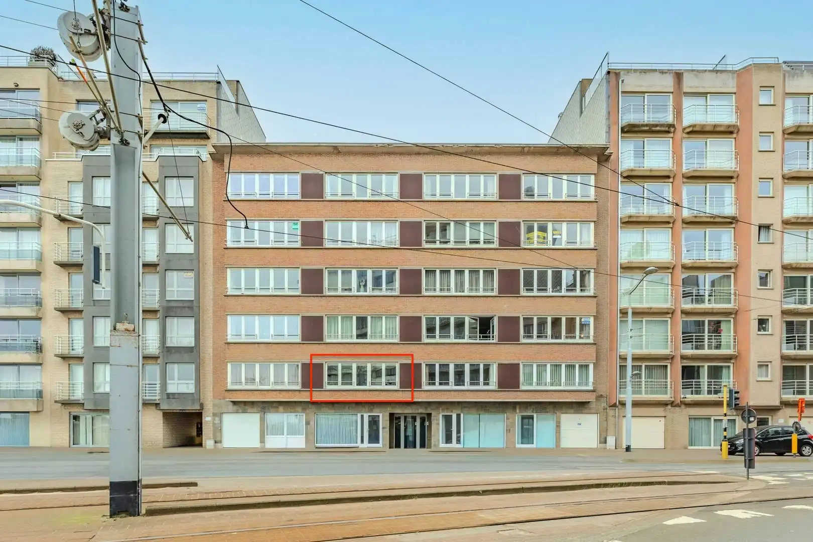 Centraal gelegen 2-slaapkamerappartement met zeezicht! foto 2