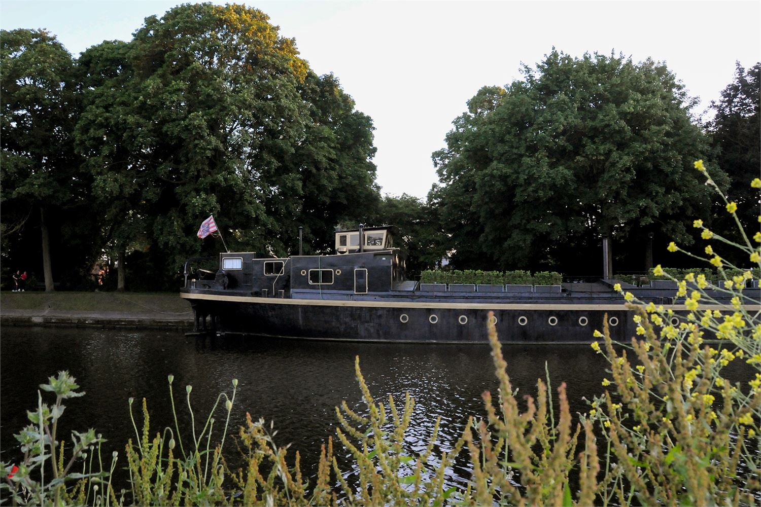 in centrum Brugge SCHIP TE KOOP foto 20