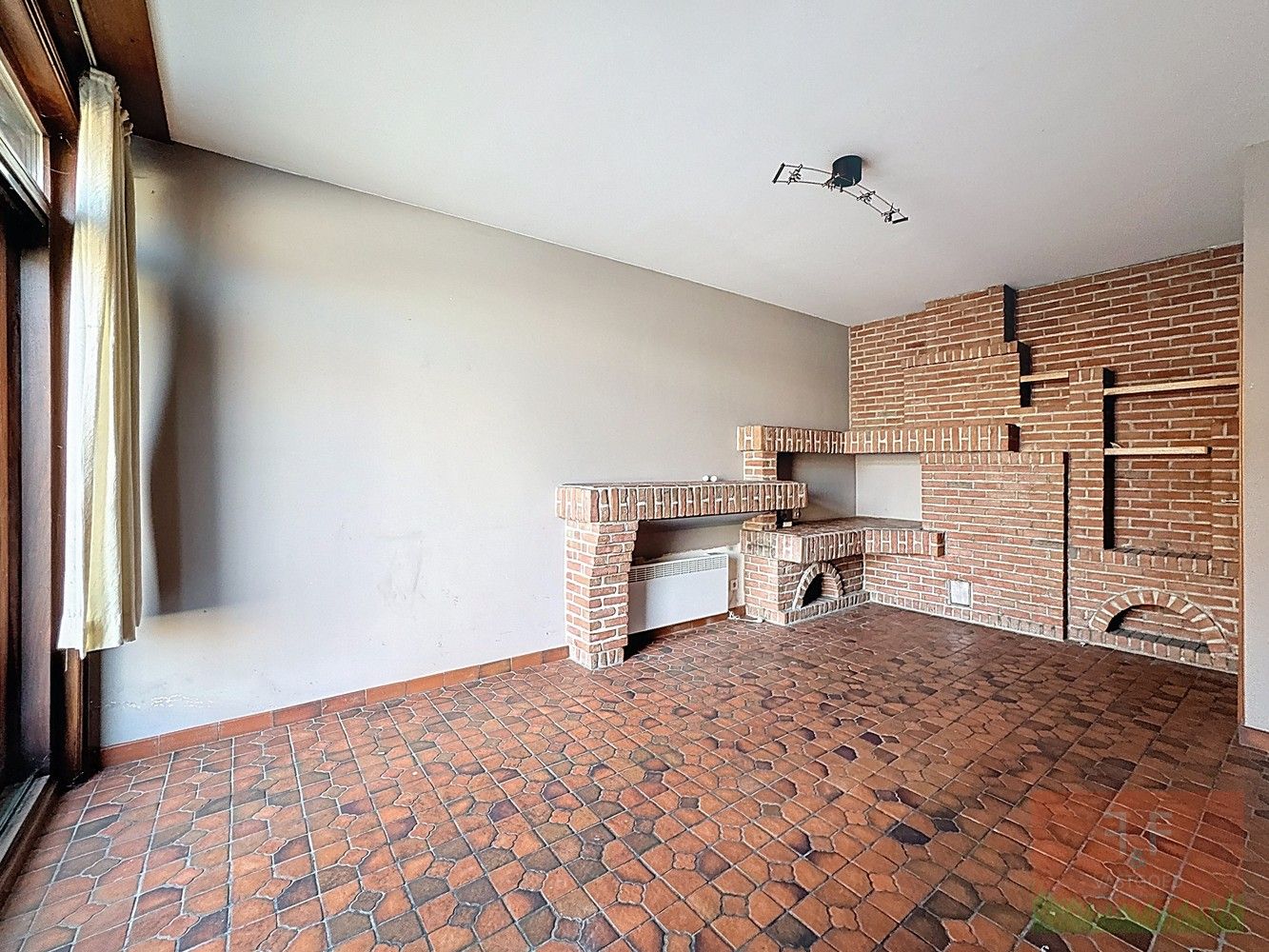 Winkelruimte en triplex appartement met 4 slaapkamers en aparte garage foto 6