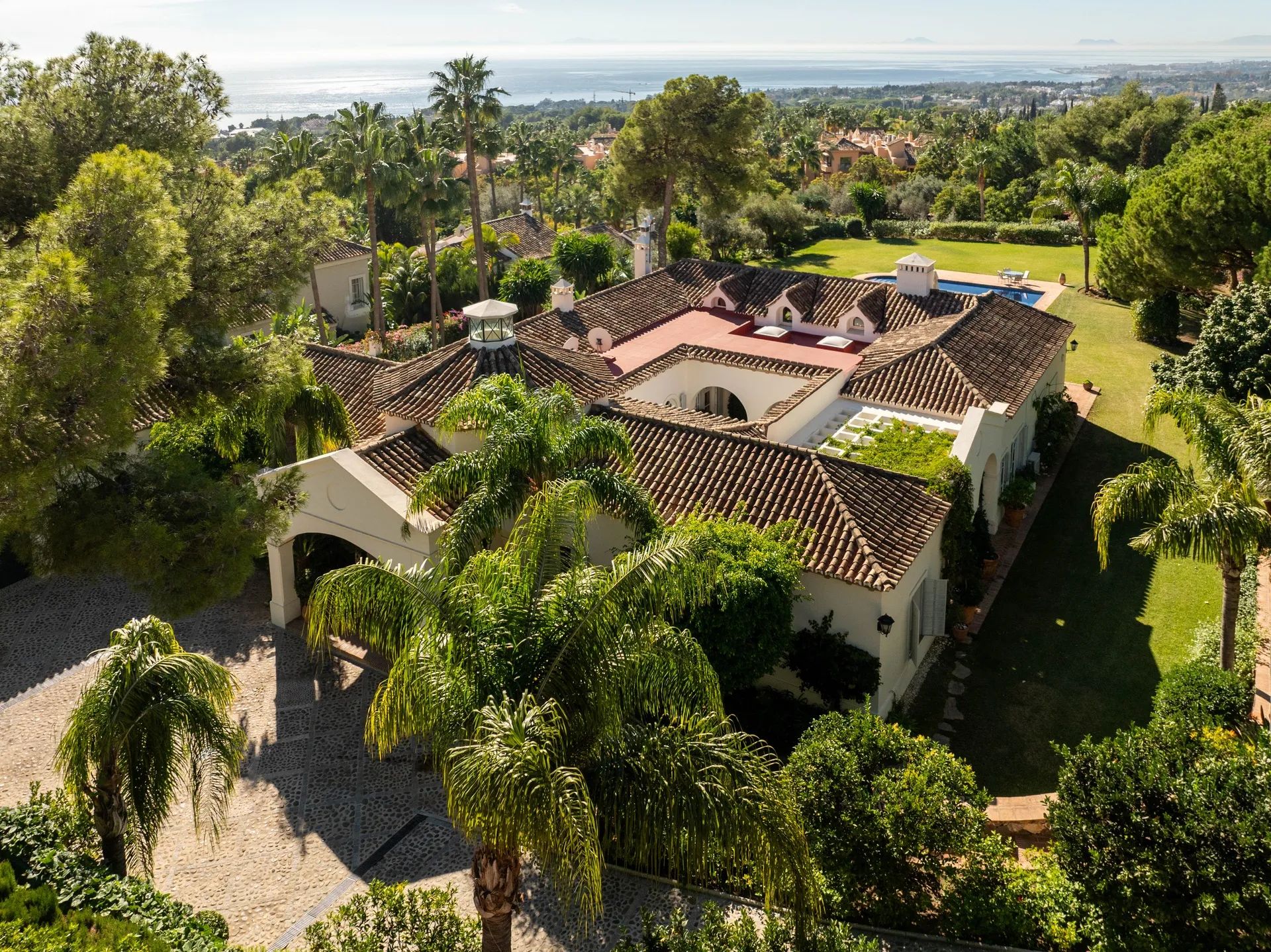 Mediterrane meesterwoning in Marbella’s meest prestigieuze enclave foto 18