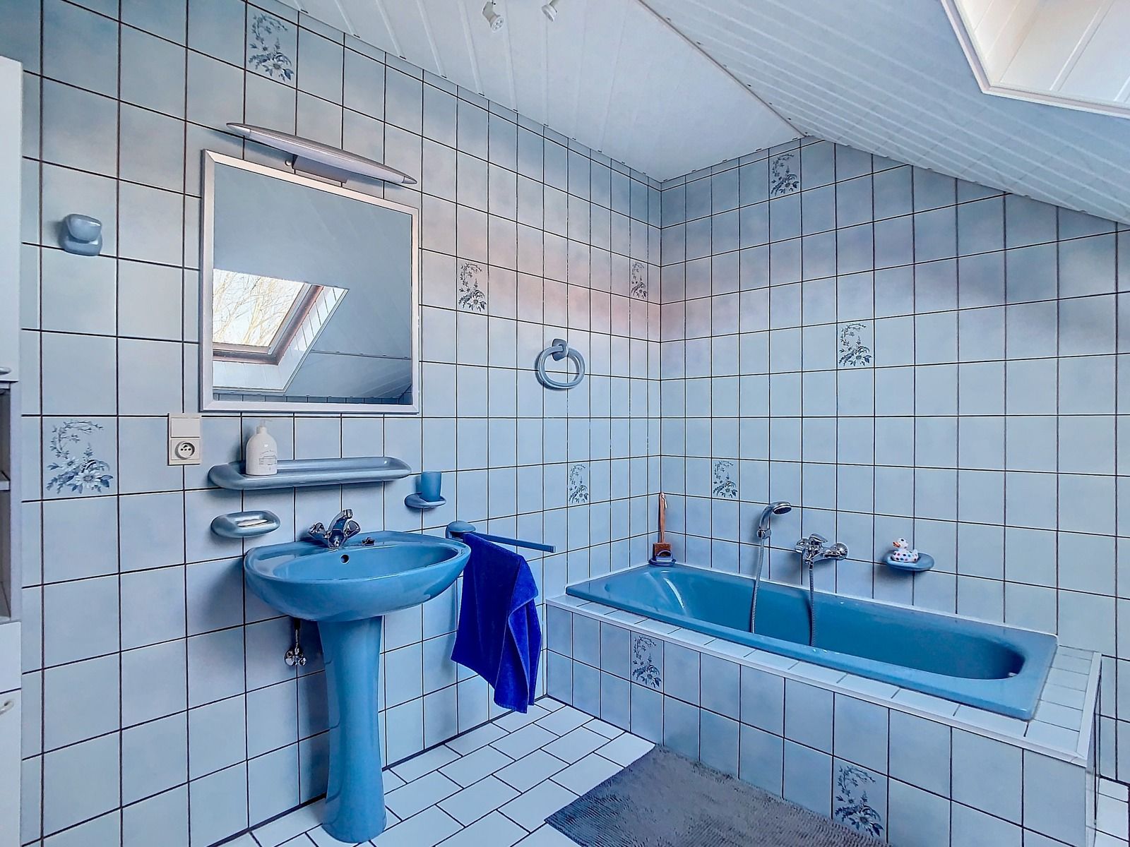 Ruime Woning met 3 SLPK, tuin, opslagruimte én magazijn! foto 10