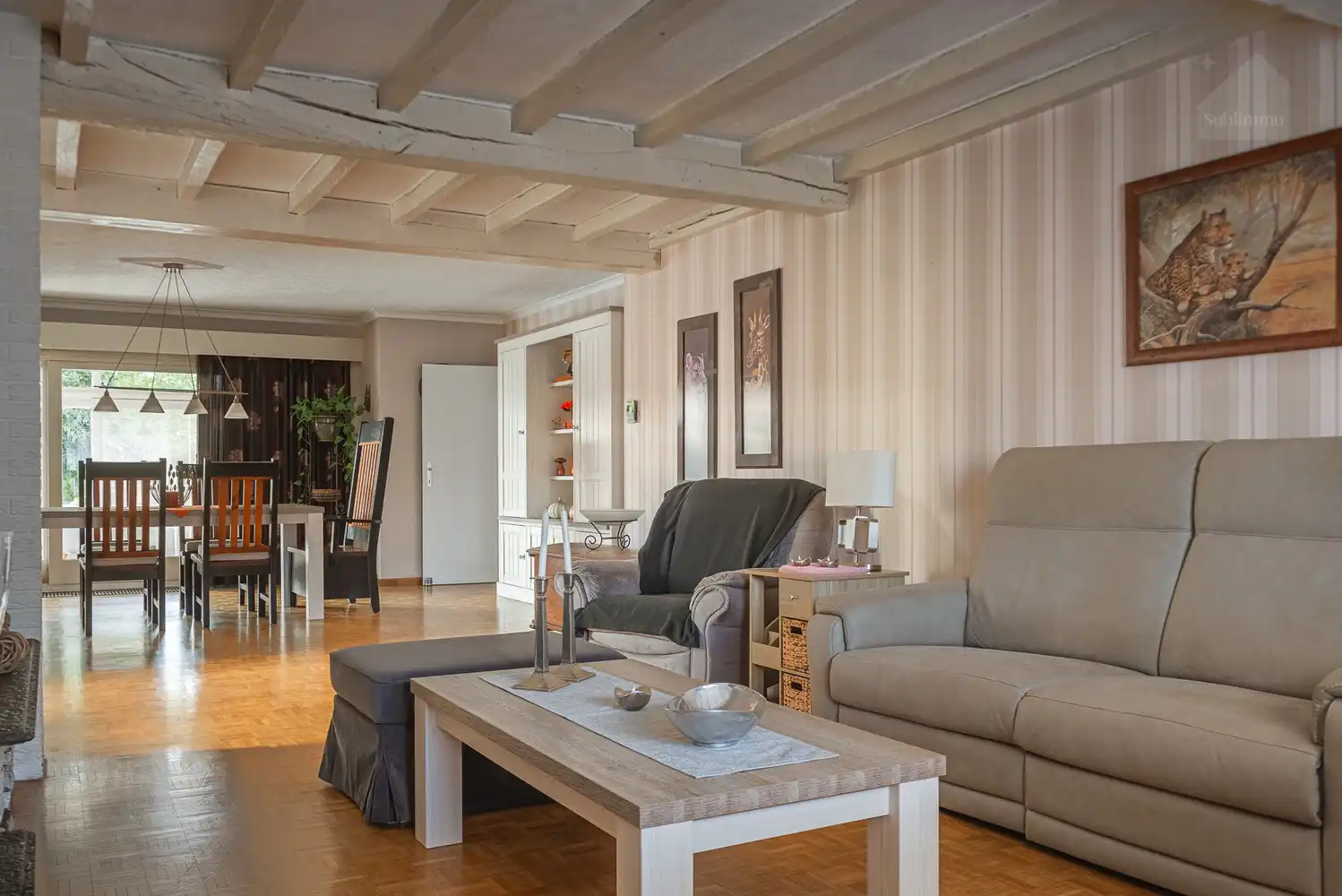 Ruime en uitstekend onderhouden gezinswoning met prachtige tuin en inpandige garage op een perceel van 1.490 m² foto 5