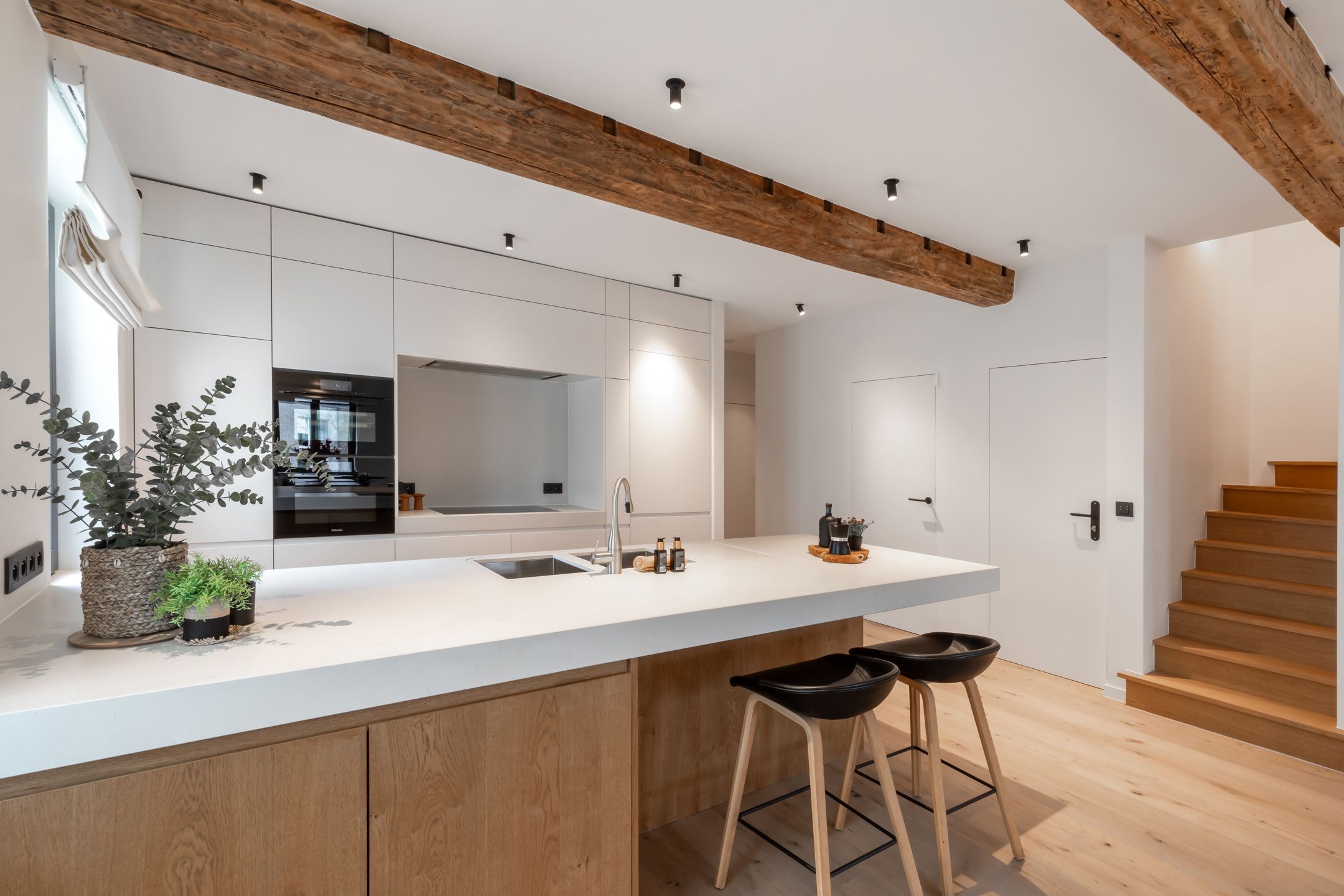 Penthouse met zeer ruim terras( 30m²), privé lift en spa foto 11