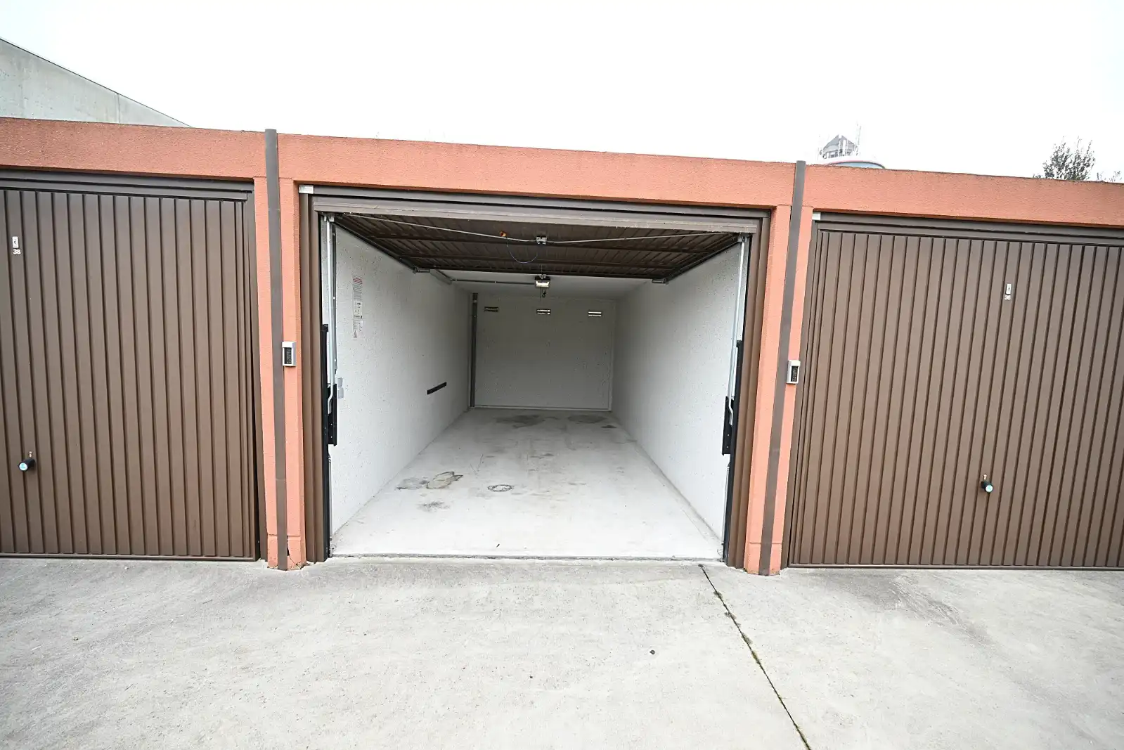 Garage te huur foto 3