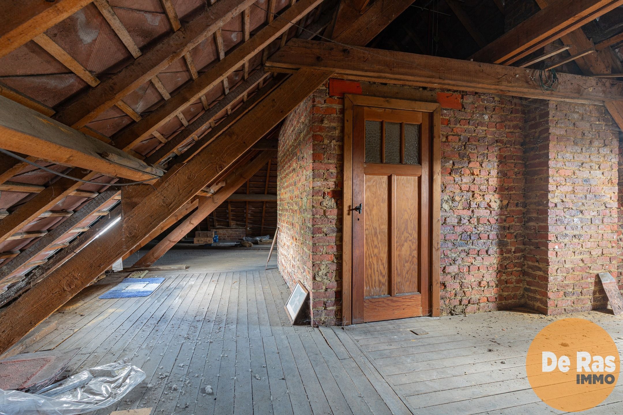 BURST - Te renoveren woning met tal van mogelijkheden foto 21