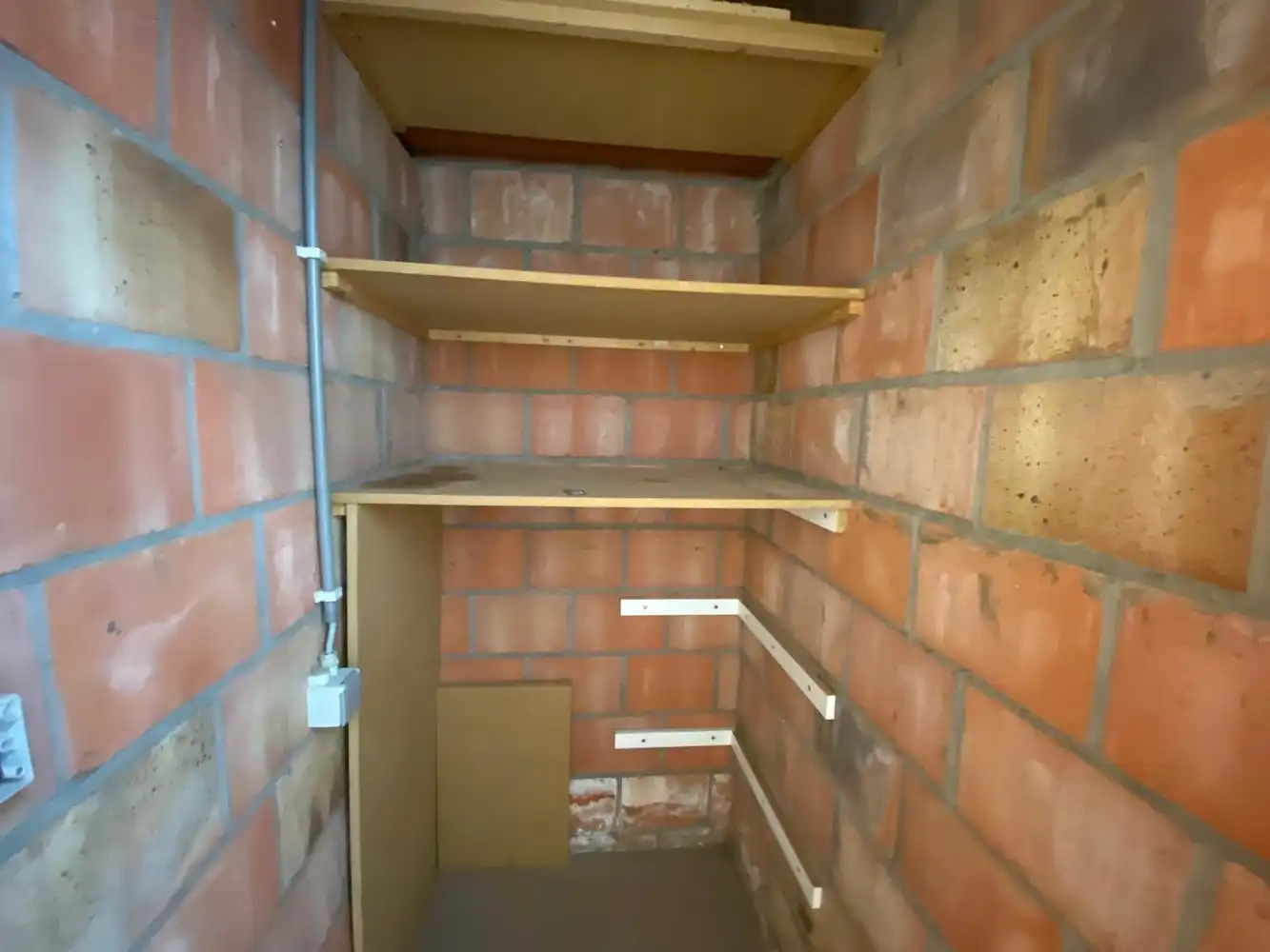 Instapklaar appartement 2de verdieping met lift. foto 24