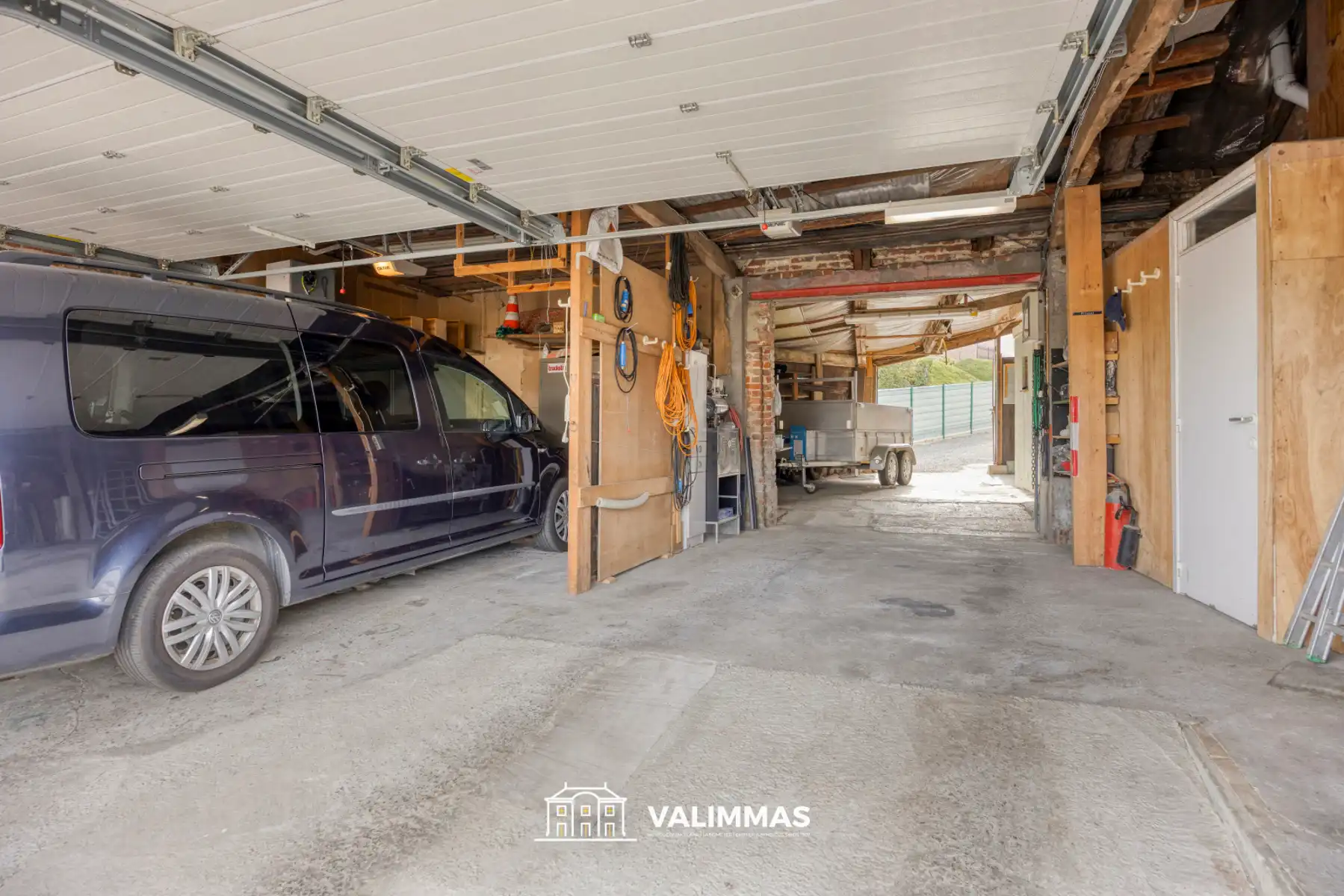 Zeer ruime vrijstaande woning met tuin, garage & bijgebouwen foto 22