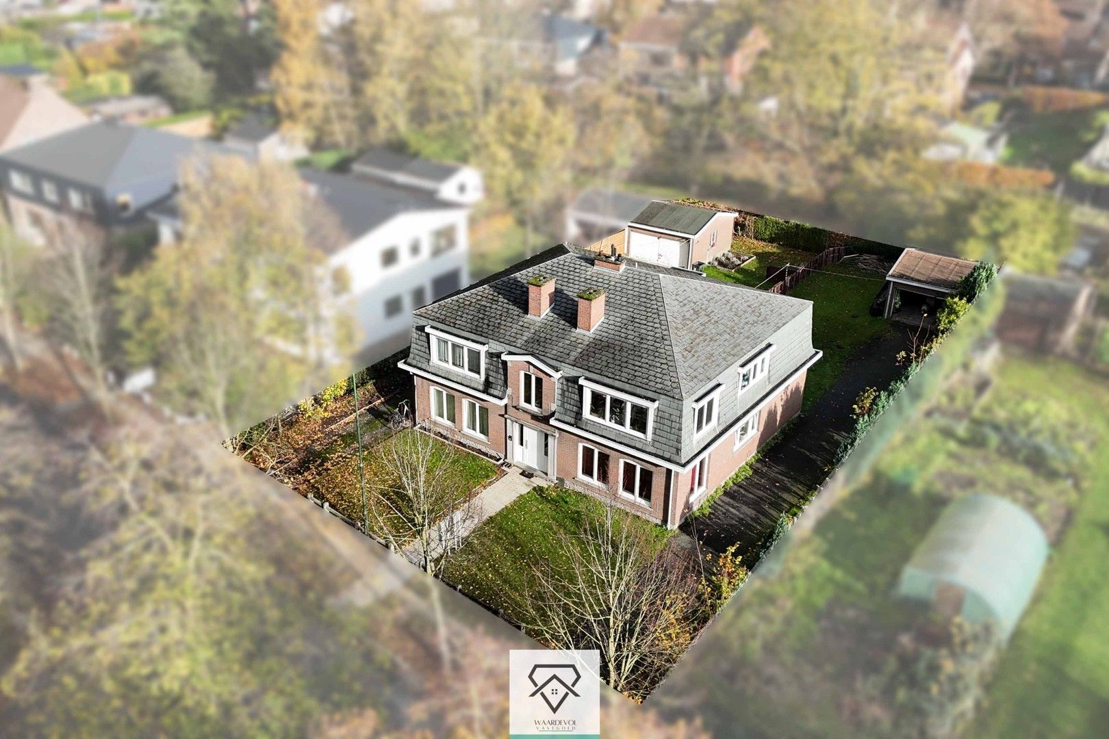 Opbrengsteigendom met 4 appartementen en 2 dubbele garageboxen te koop foto 19