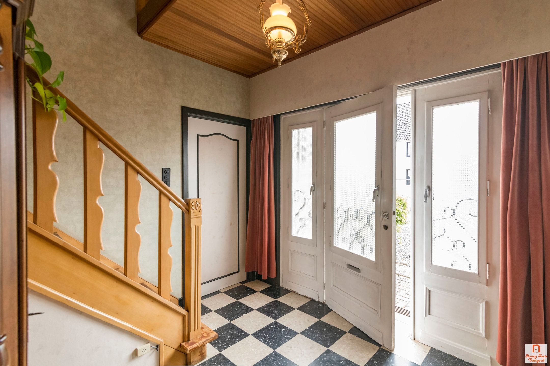 Sfeervolle jaren ’60-woning met grote tuin in rustige straat foto 58