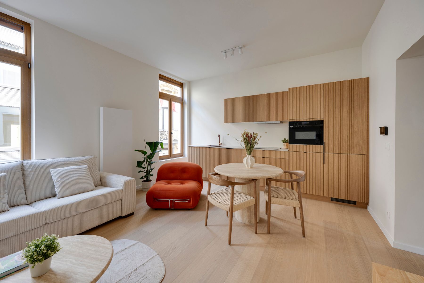 Licht en stijlvol appartement met terras in hartje Antwerpen foto {{pictureIndex}}