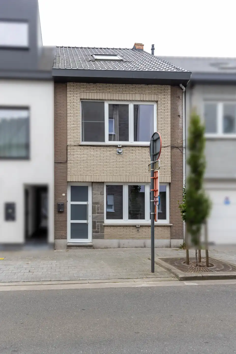 Gerenoveerde woning met mogelijkheid huren garage foto 19