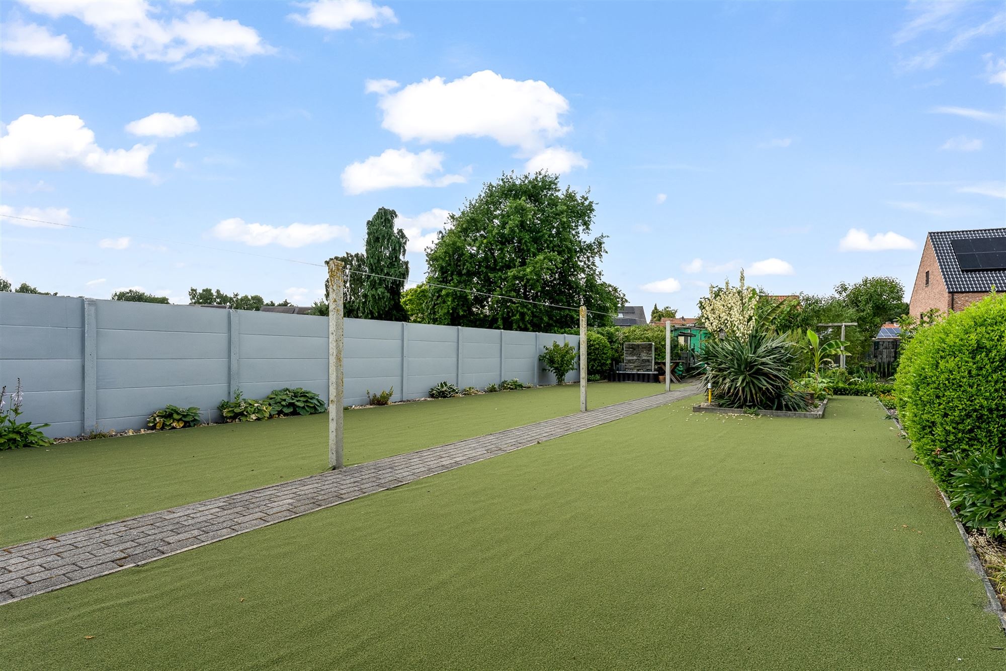 PERFECT ONDERHOUDEN WONING MET RUIME GARAGE EN BIJGEBOUW foto 27