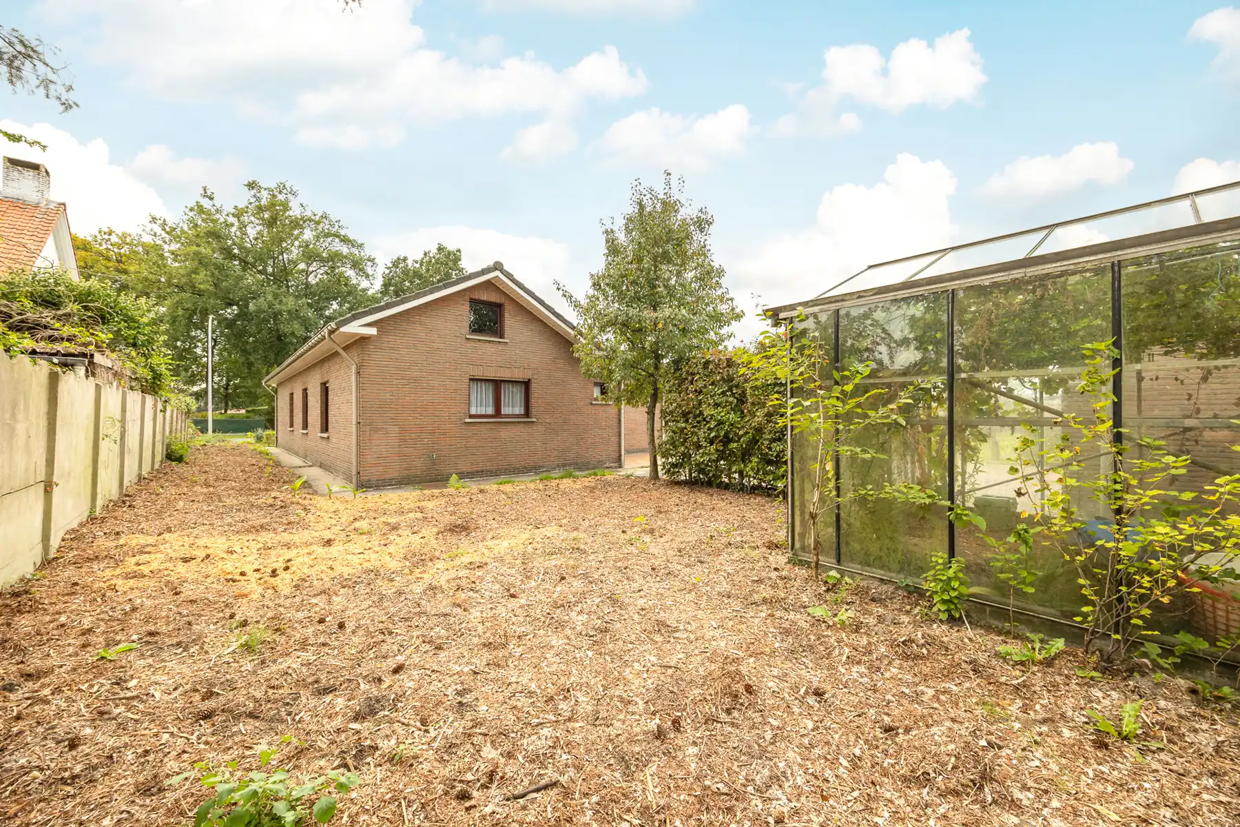 Laagbouwwoning met 3 slaapkamers en garage op een perceel van 629m².  foto 21