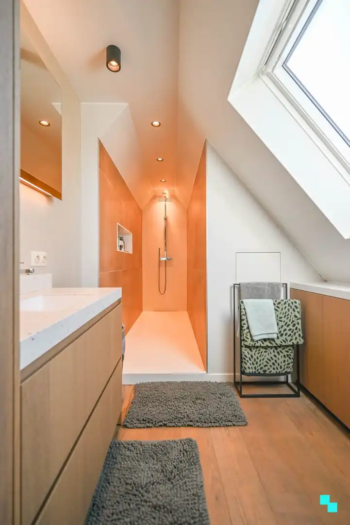 Gerenoveerde, veelzijdige woning in Anzegem foto 11